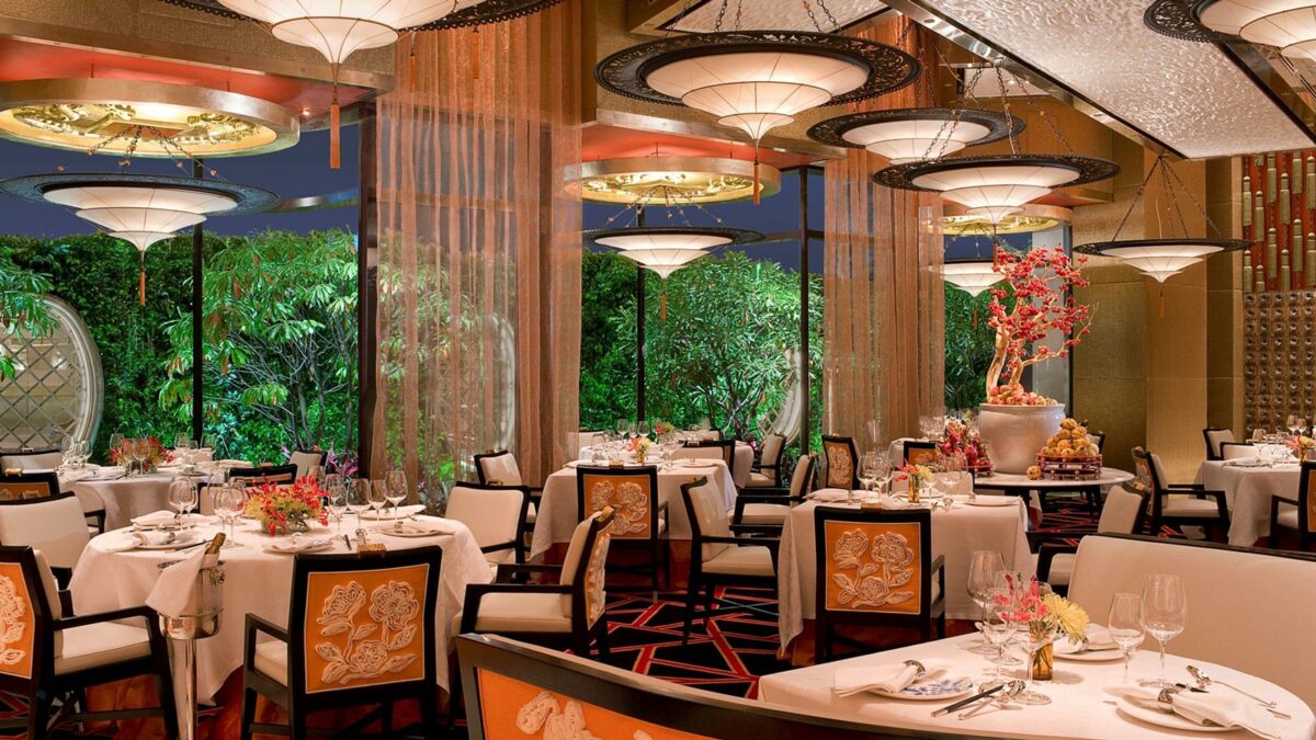 GOLDEN FLOWER Restaurant en China con lámparas Fortuny