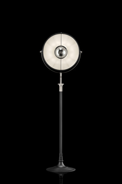 Lámpara de pie Fortuny Atelier 41 negra y blanca