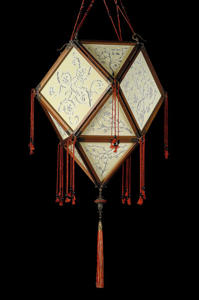 Lámpara de seda Concubine Imperiale con estructura de madera