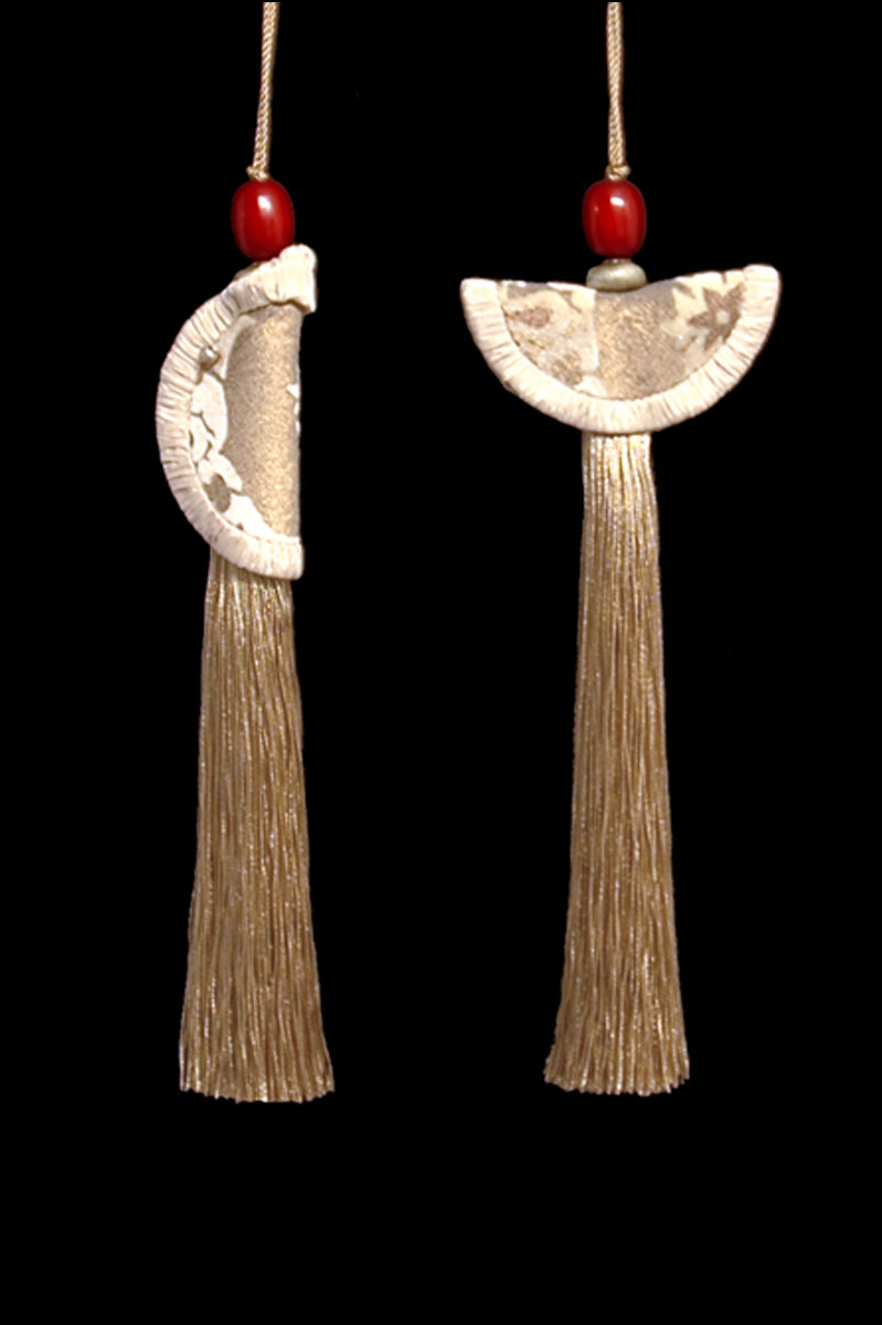 Venetia Studium couple of golden beige Geisha & Samurai key tassels