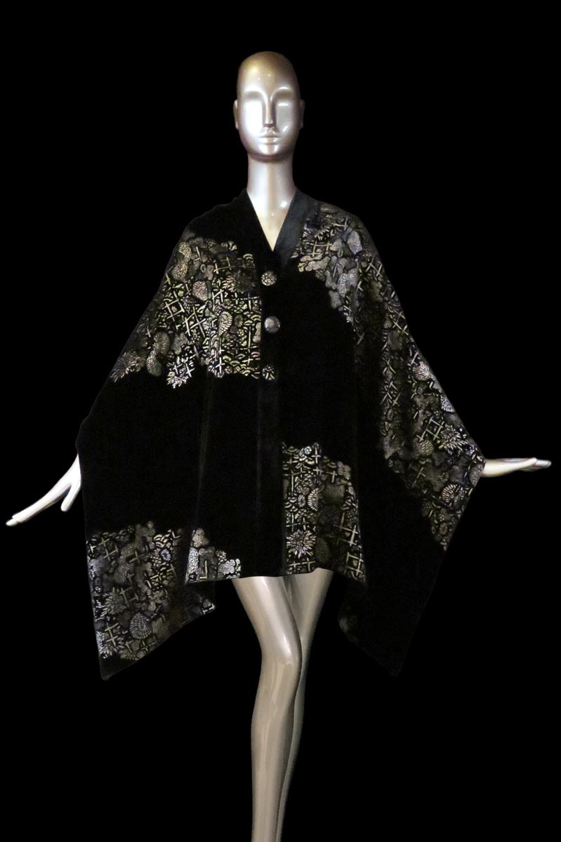 Estola Fortuny de terciopelo estampado negro con algodones