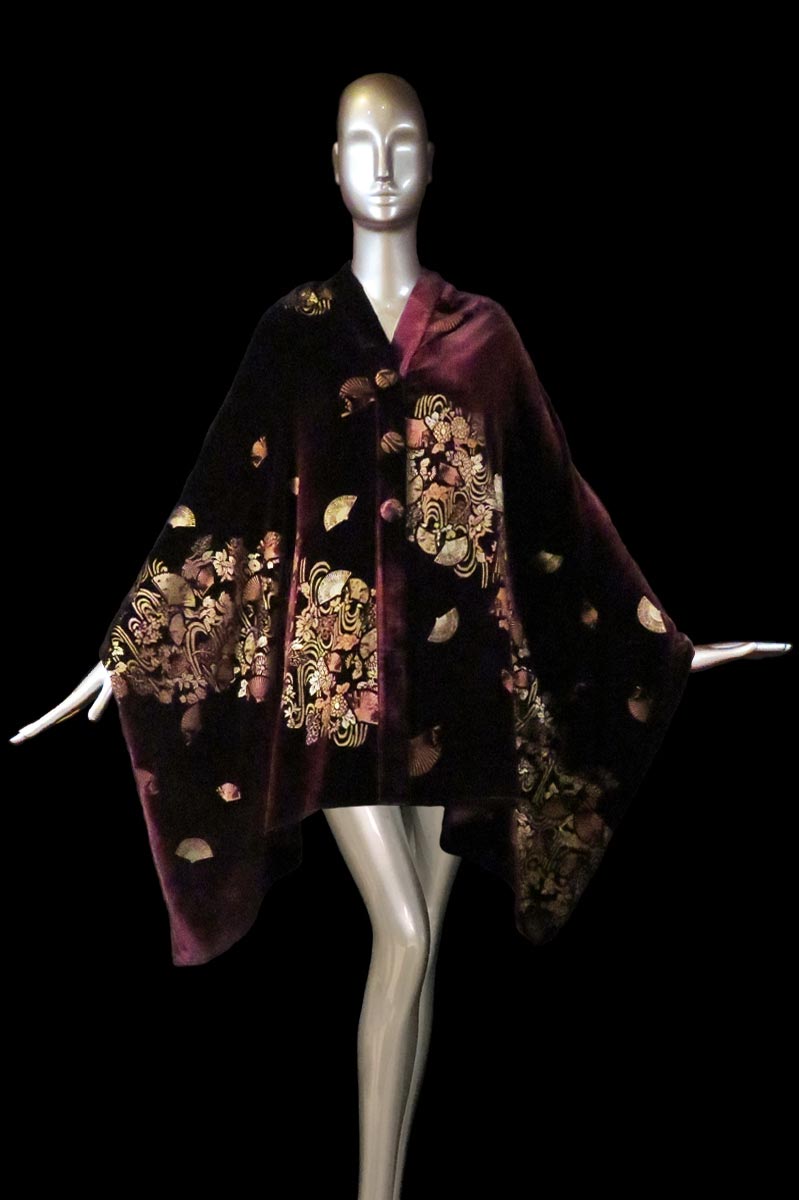 Estola Fortuny de terciopelo estampado burdeos con algodones