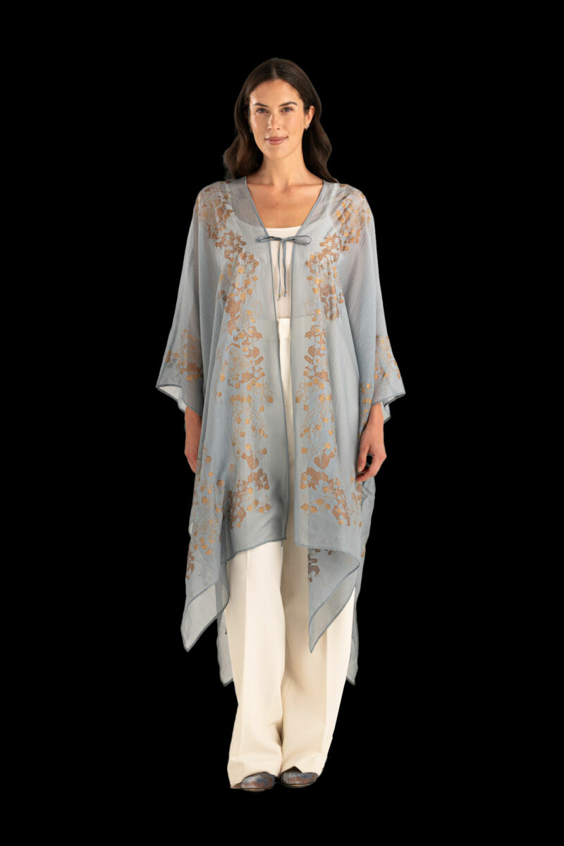 Esther Abrigo de Noche en Crepé Georgette | Ramage Azul plasma
